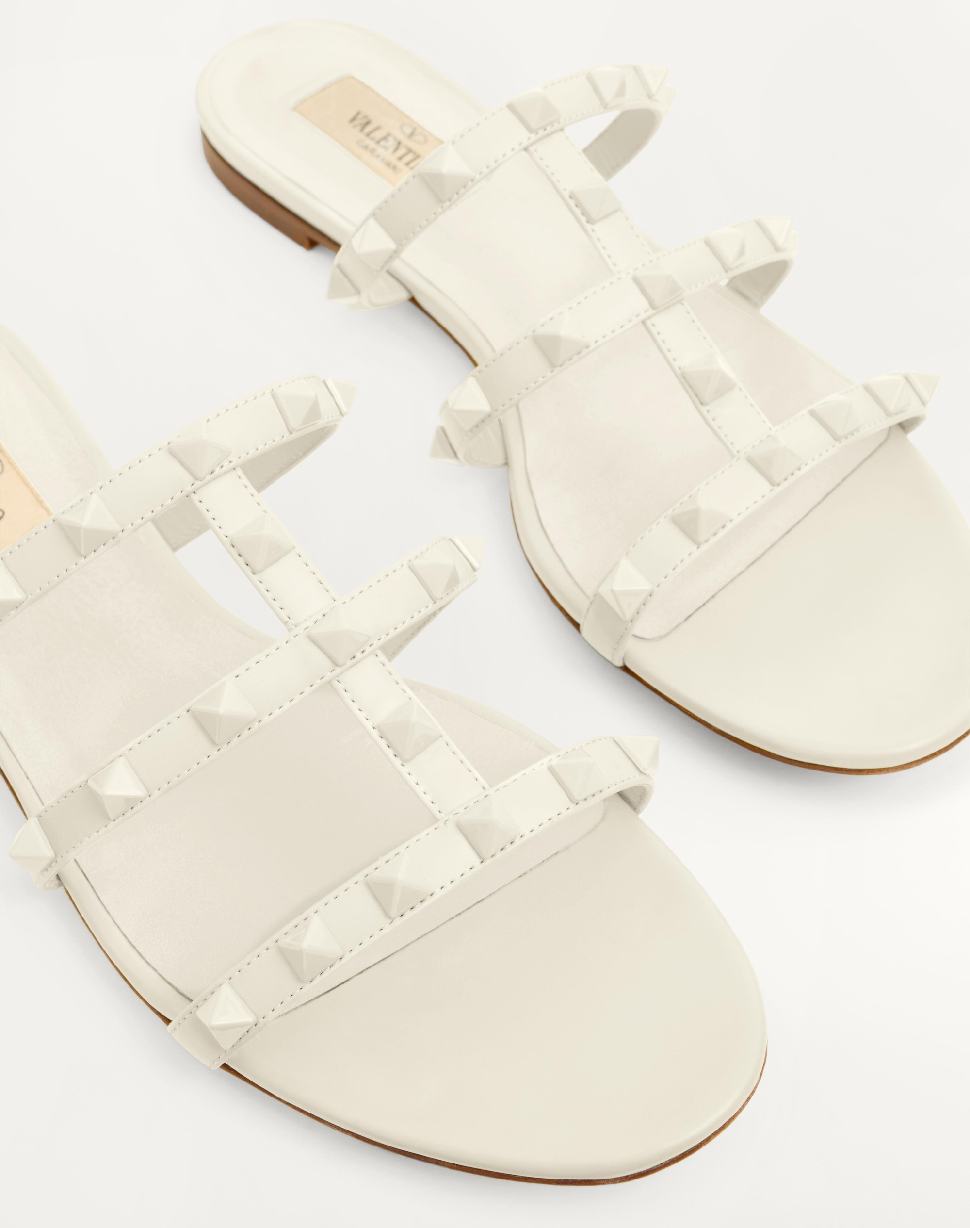 ROCKSTUD SLIDER SANDAL IN CALFSKIN WITH TONE-ON-TONE STUDS - 4