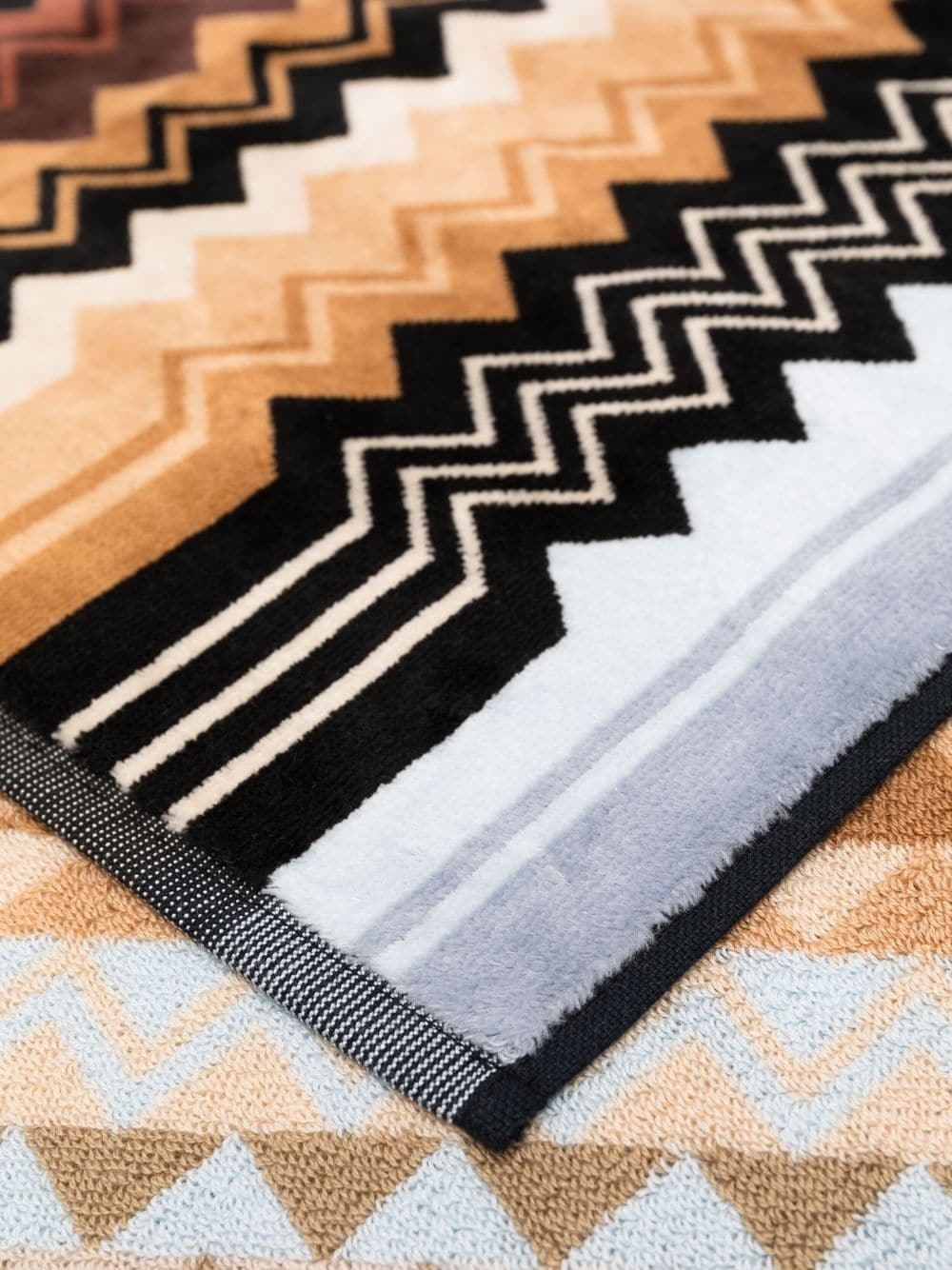 Giacomo zigzag motif bath mat - 4