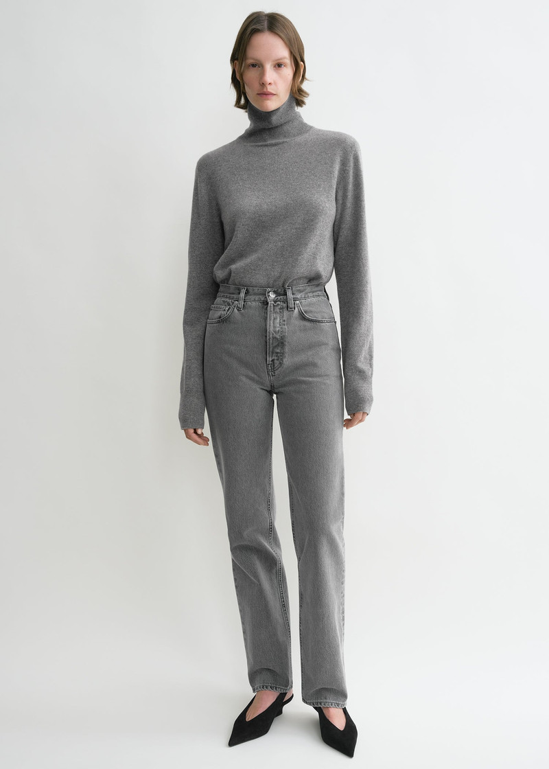 Totême Classic cut denim full length mid grey outlook