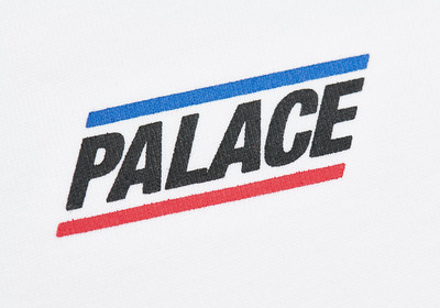 PALACE BASICALLY A T-SHIRT WHITE outlook