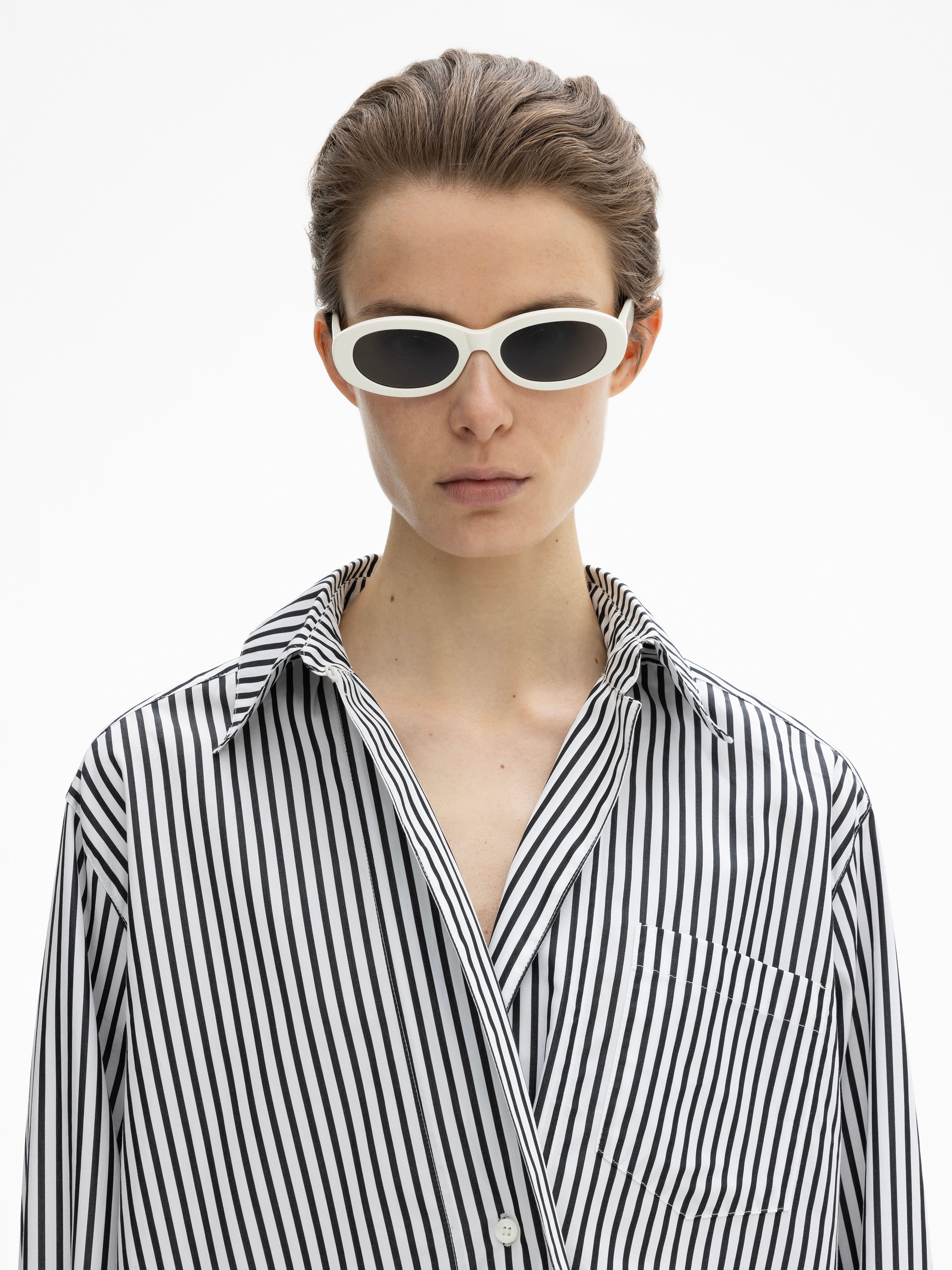 Wide oval sunglasses - 5