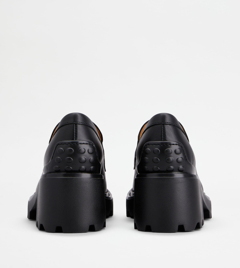 Tod's LOAFERS IN LEATHER - BLACK outlook