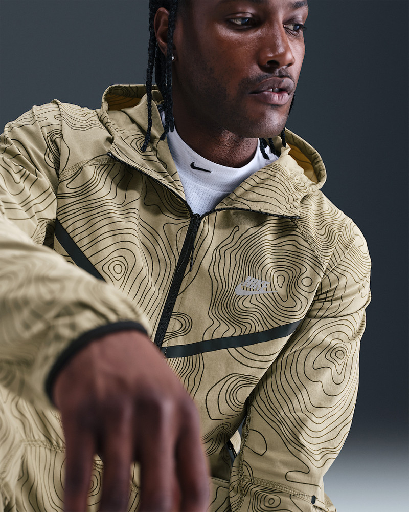 Nike Tech Men's Full-Zip Woven Windrunner Jacket 3