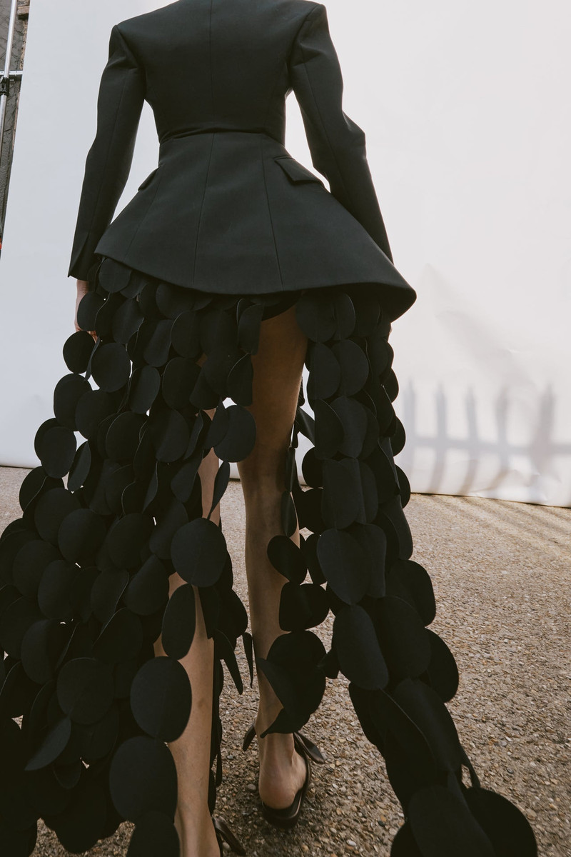 ASYMMETRIC VOLUME-CONTRAST JACKET BLACK 2