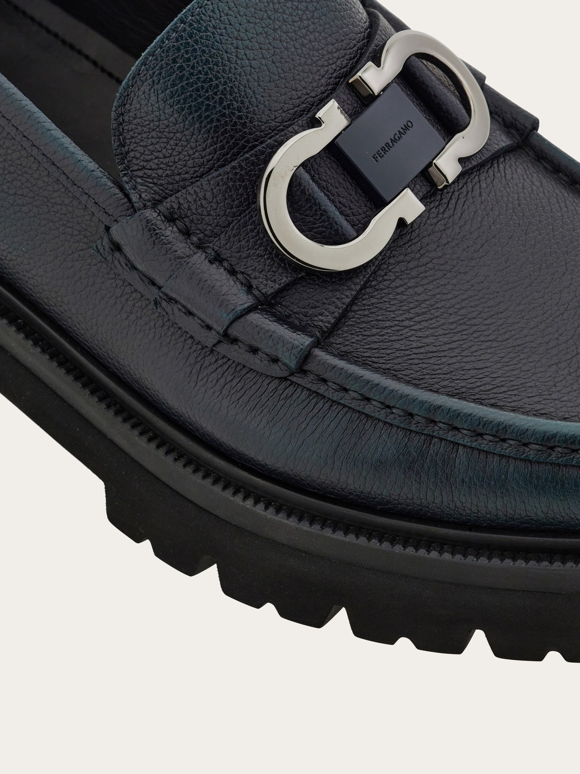 Moccasin with Gancini ornament - 7