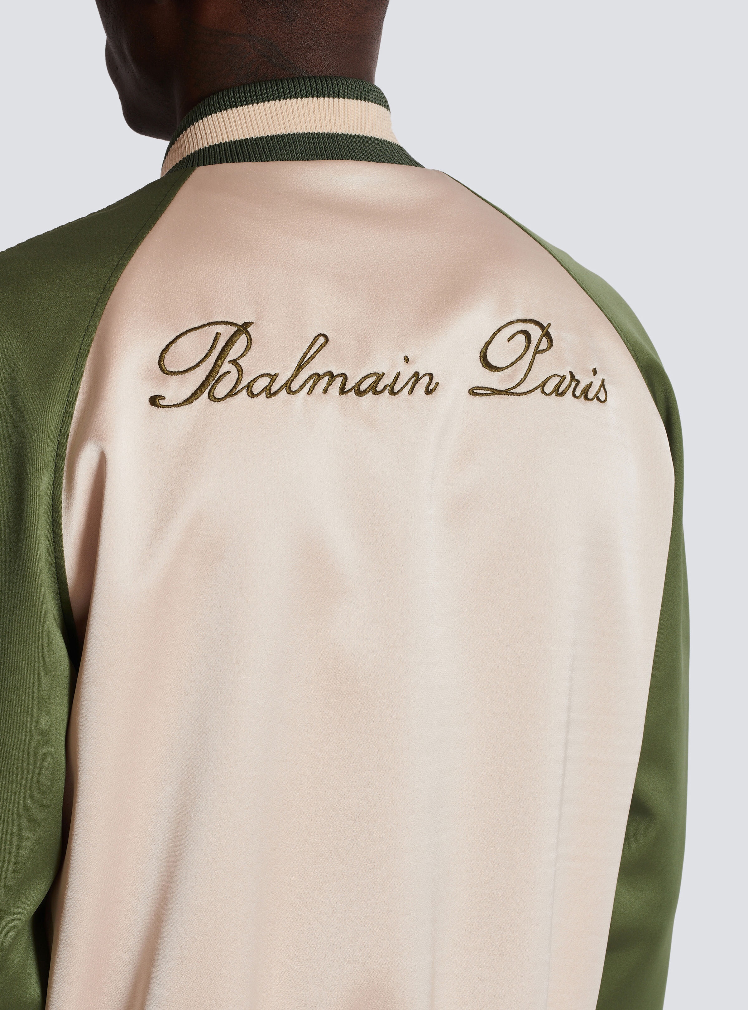 【関税込み】Balmain カーキ Balmain Signature フーディ Balmain Balmain Signature bomber | REVERSIBLE