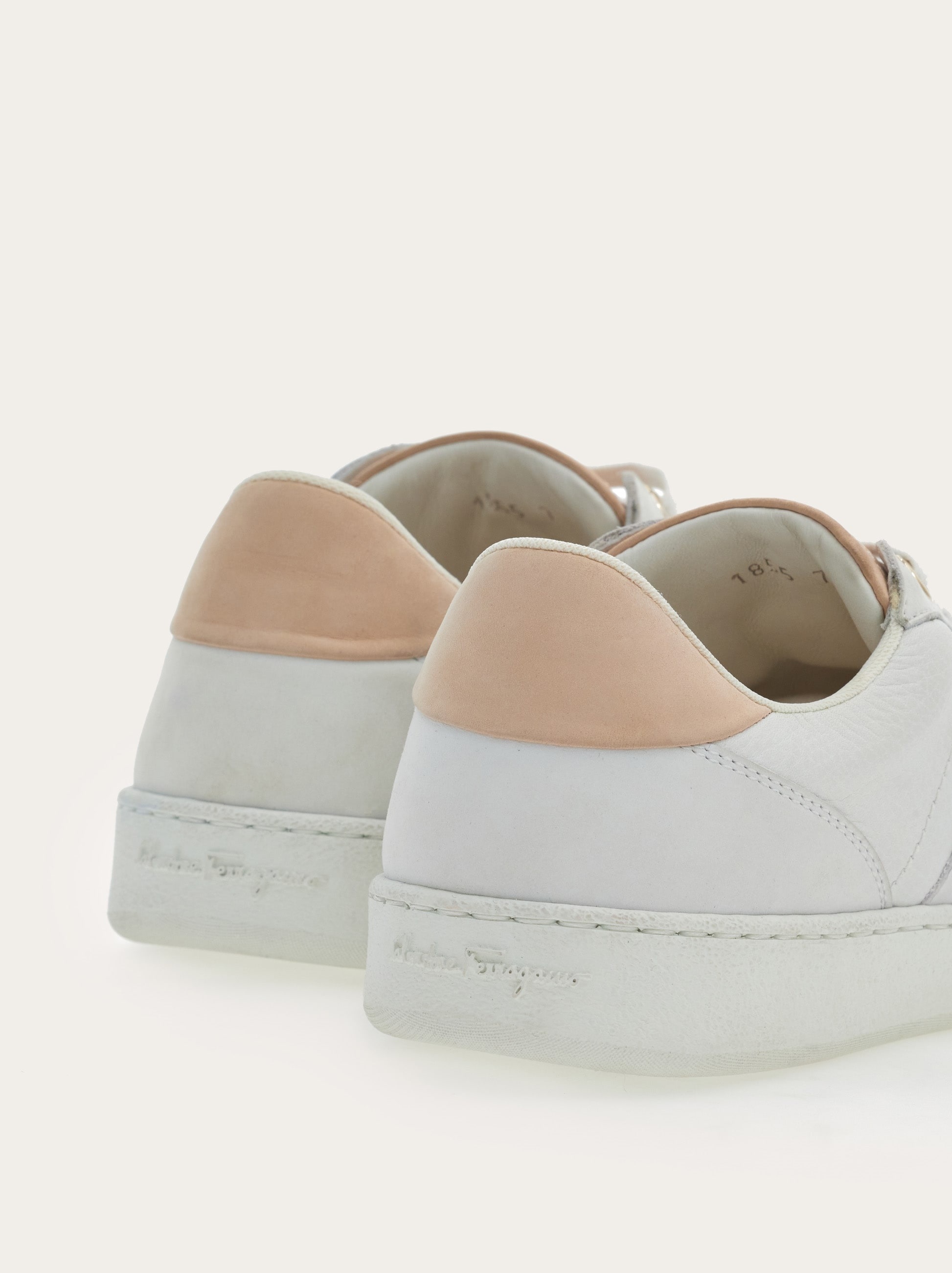 Salvatore Ferragamo｜SNEAKERS (030418 762276) FERRAGAMO Low-top sneaker with logo | REVERSIBLE