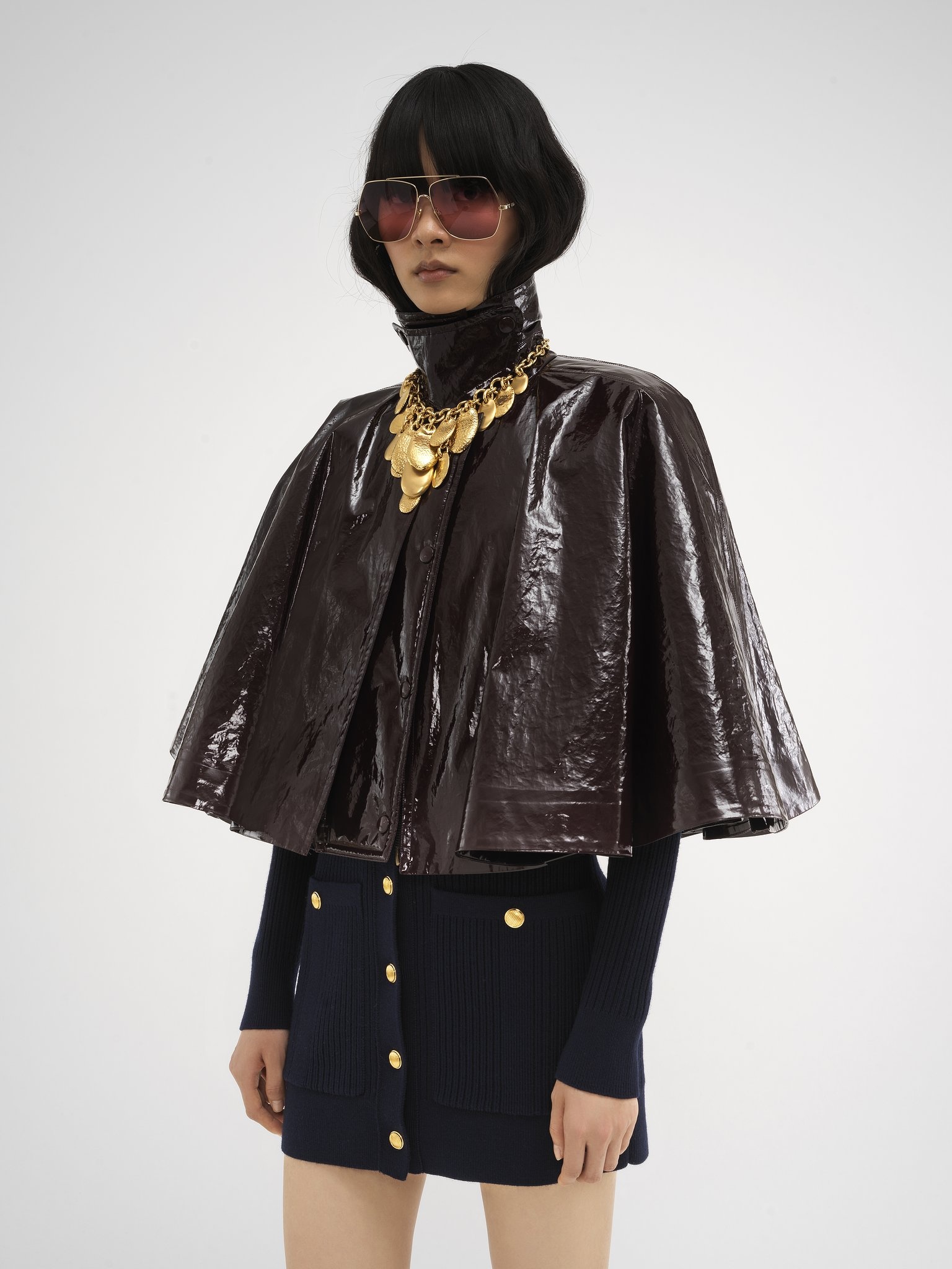 SHORT CAPE IN LACQUERED SHINY COTTON - 4