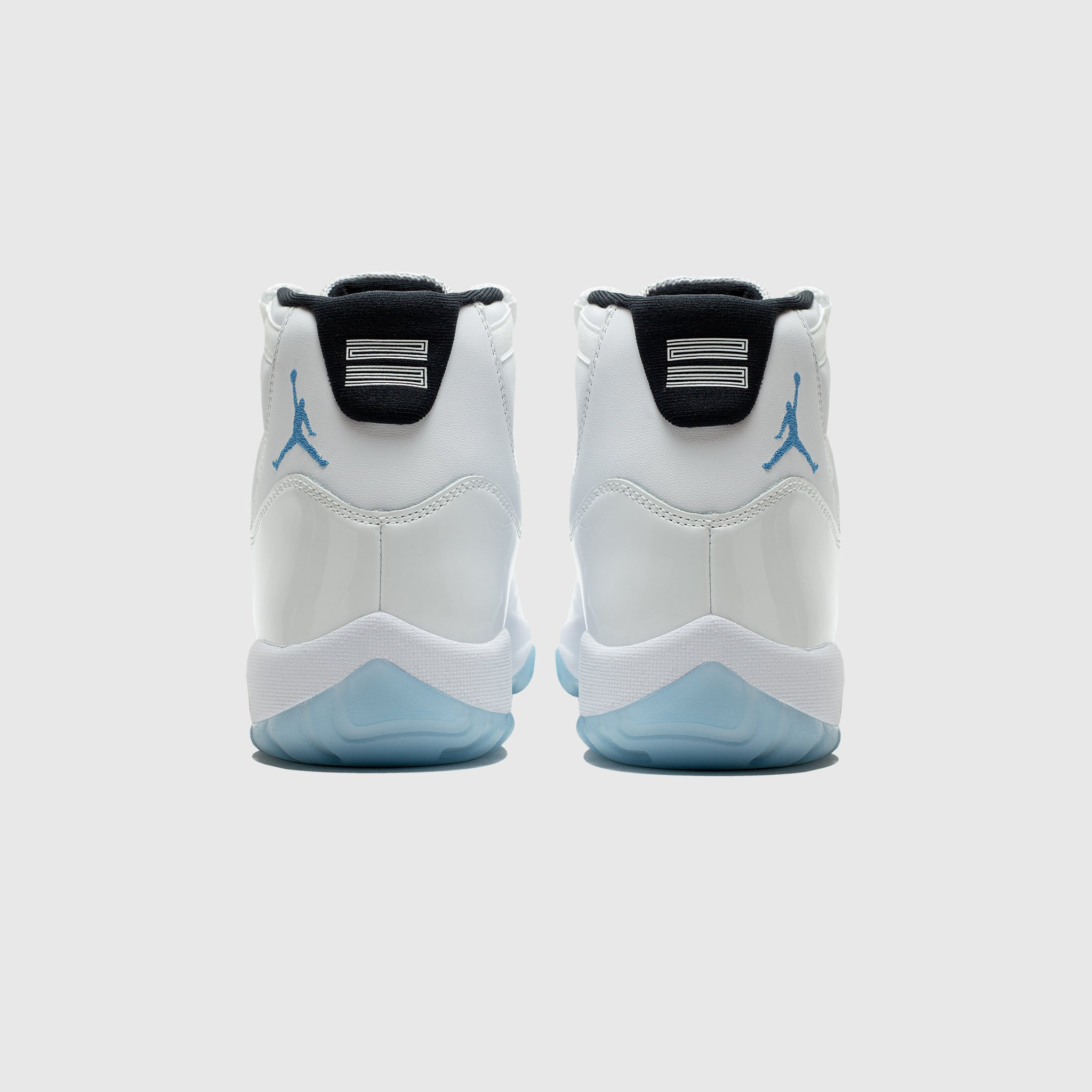 AIR JORDAN 11 RETRO "LEGEND BLUE" - 4