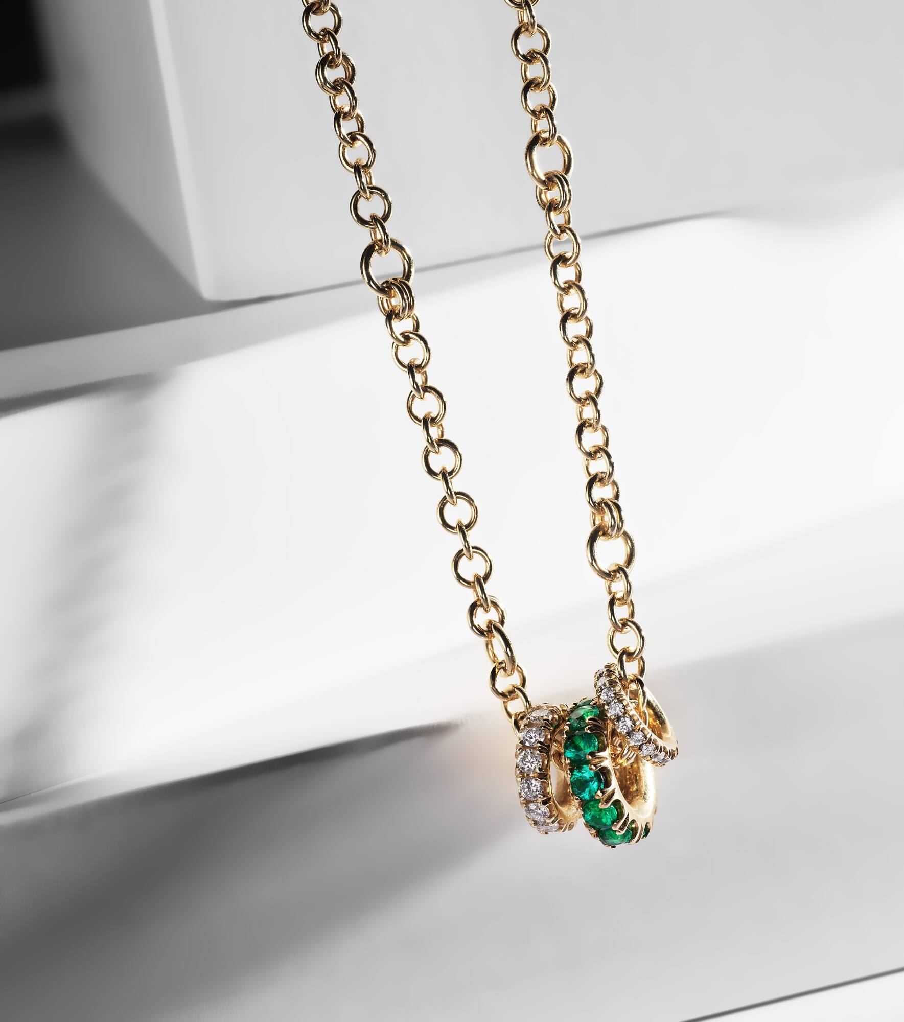 Gravity 18kt gold chain necklace with diamond and emerald - 5