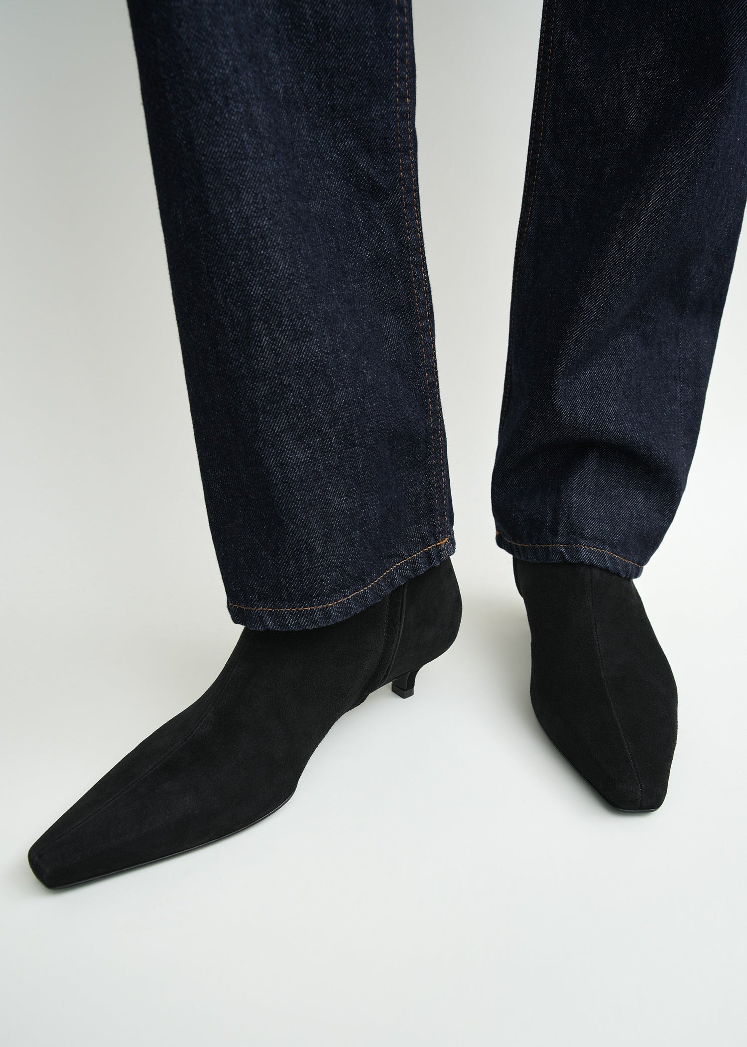 Slim suede ankle boots black - 3