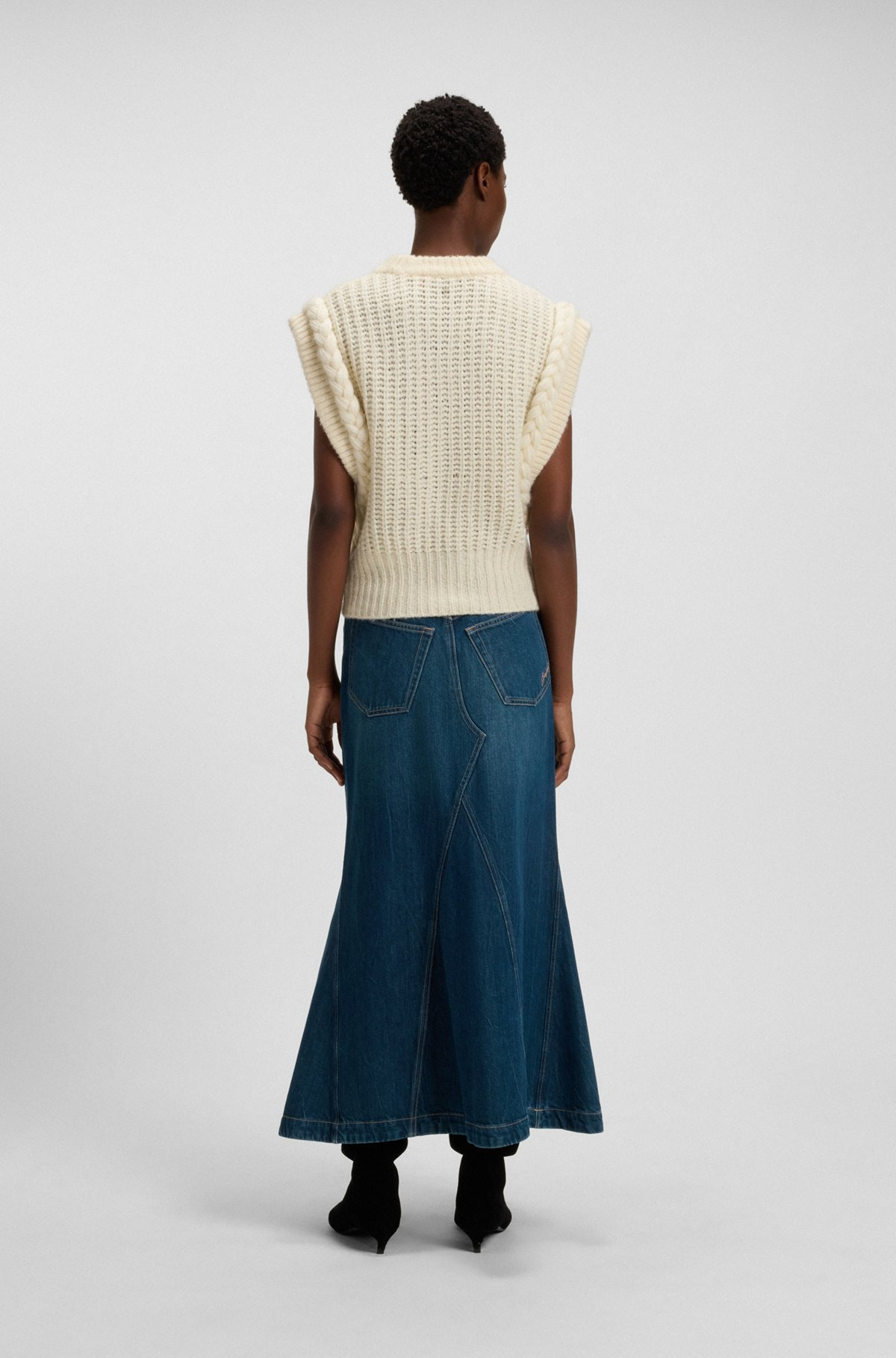 RELAXED-FIT SLEEVELESS TOP IN STRUCTURED ITALIAN YARN - 4