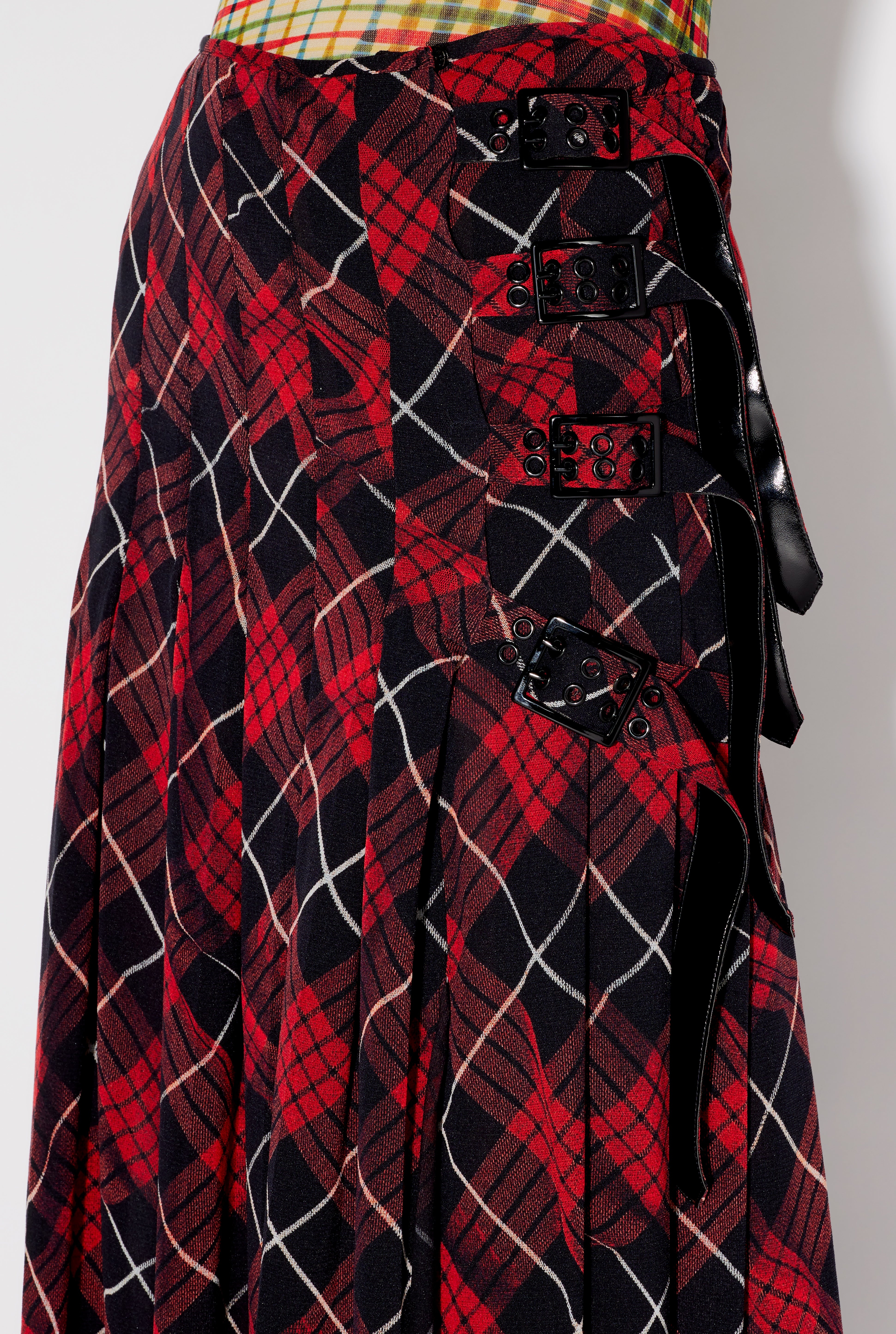 THE LONG RED TARTAN KILT - 5