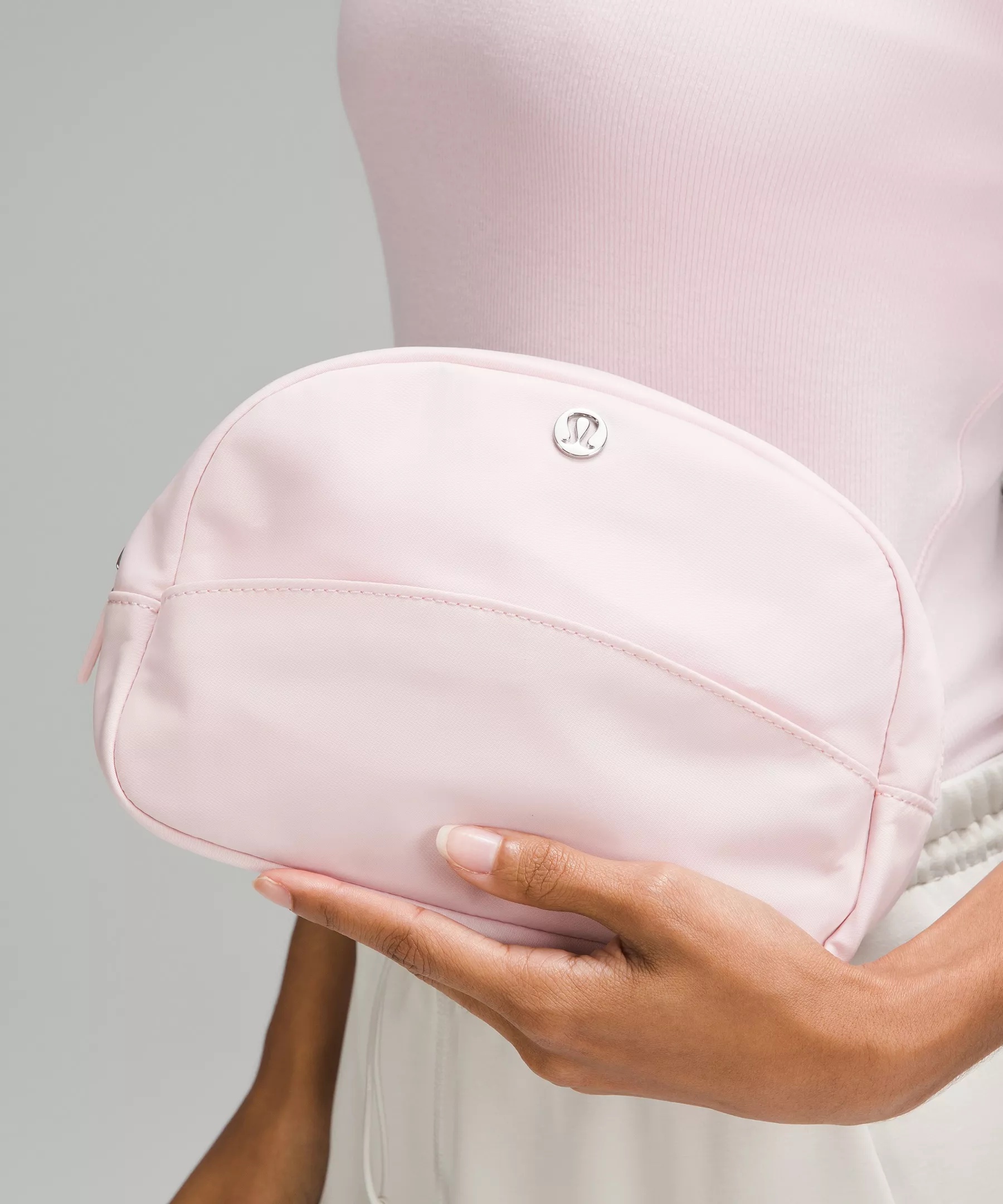 City Essentials Pouch 2L - 2