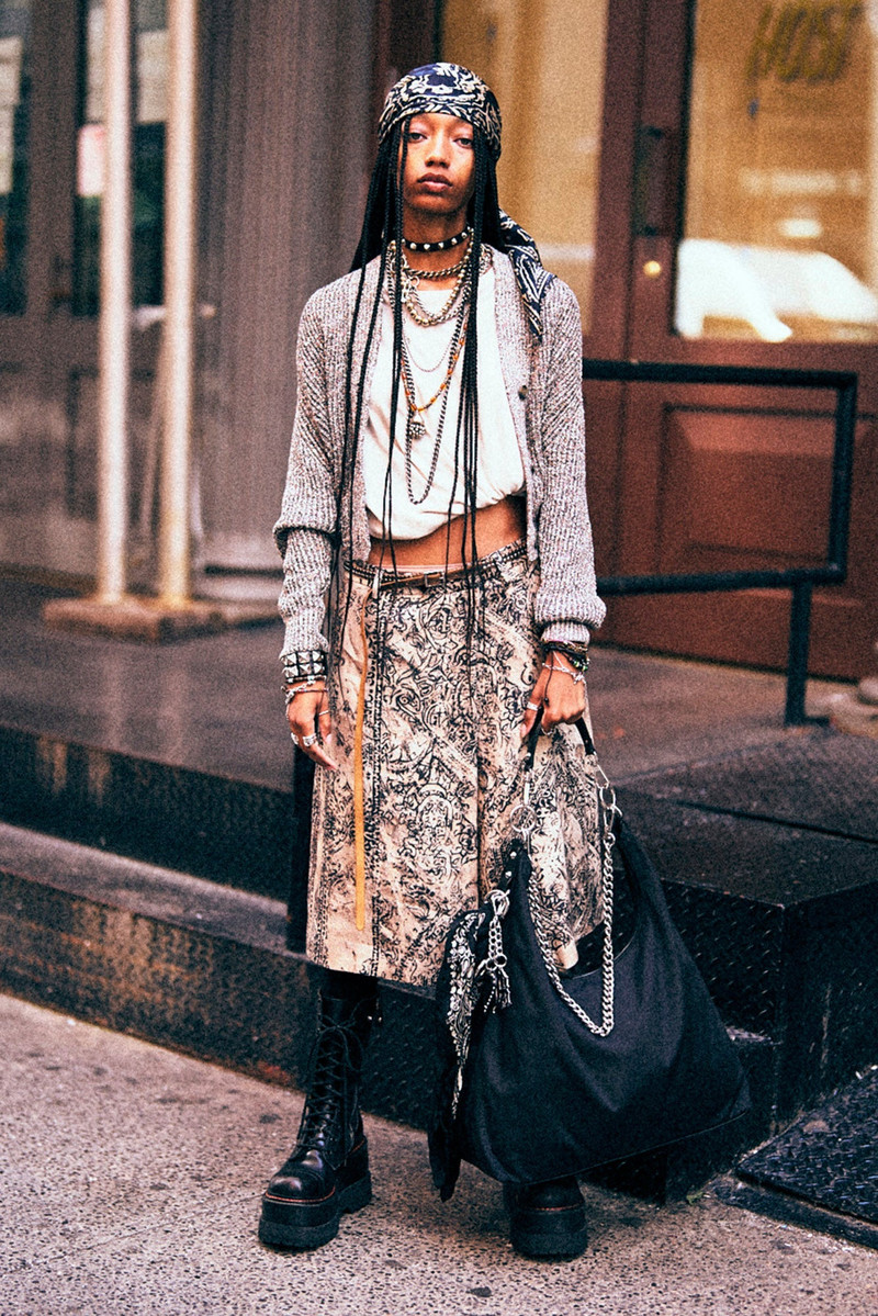 OVERSIZED CROSSOVER SHORT 1