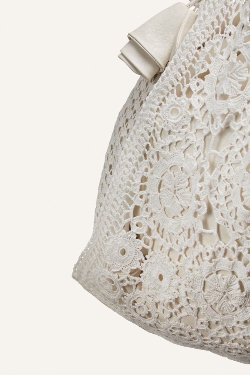 Crochet tote bag in white 3