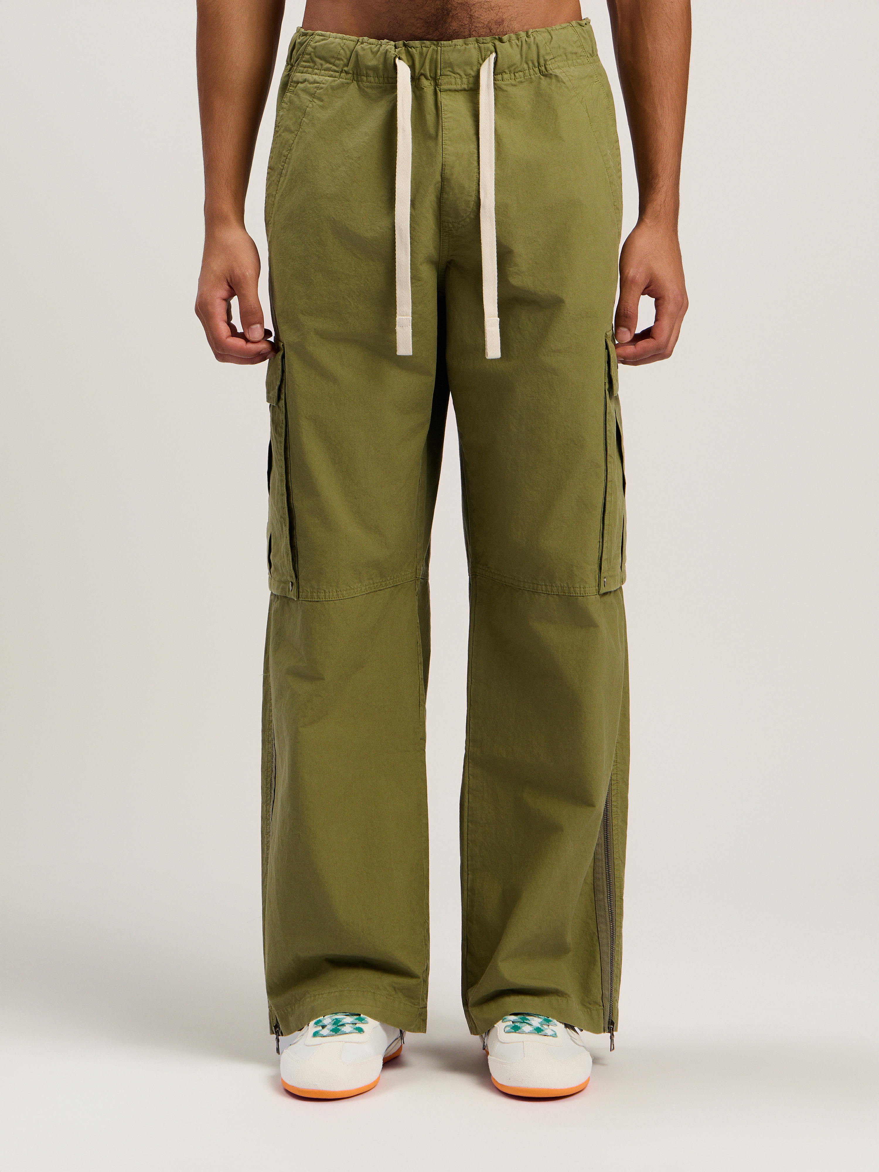 Curved Logo Cargo Pants - 3