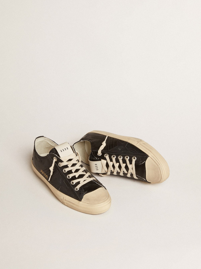 Golden Goose Men's V-Star in black nappa leather with a black leather star outlook