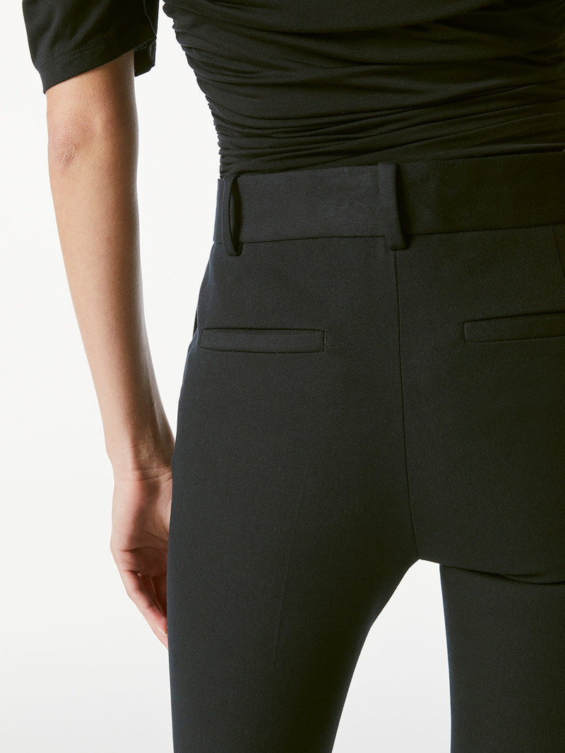 Le Crop Mini Boot Trouser in Noir 4