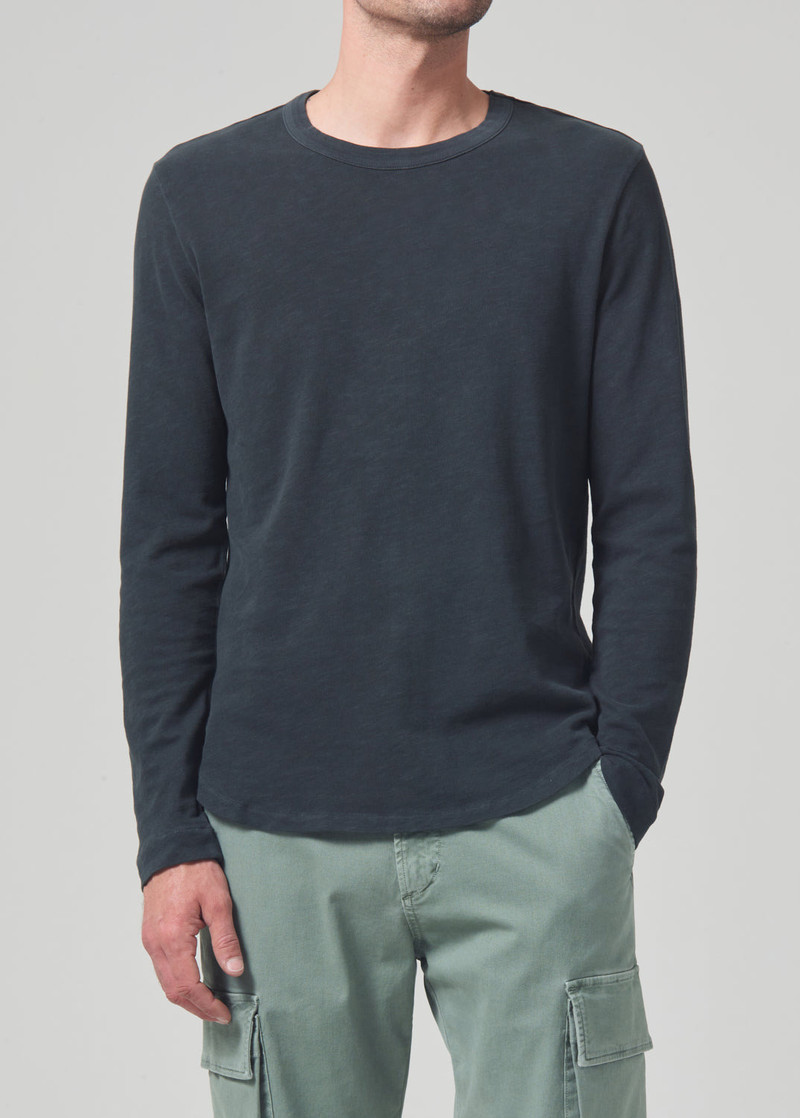 Citizens of Humanity Olympus Crewneck
In Charred Cedar outlook