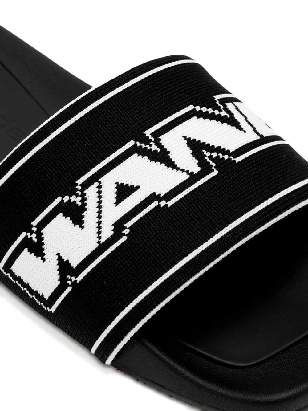 logo-strap slides - 3