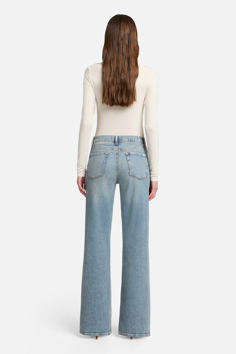 Luxe Vintage Alexa in Amuse Me 5