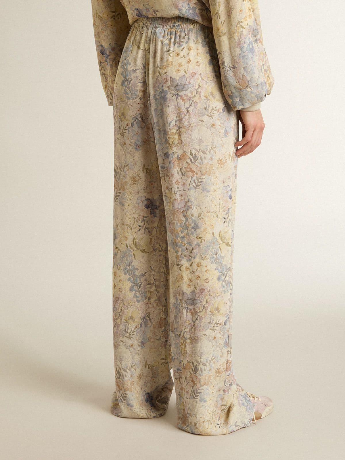 Women's multicolor joggers with floral print - 4