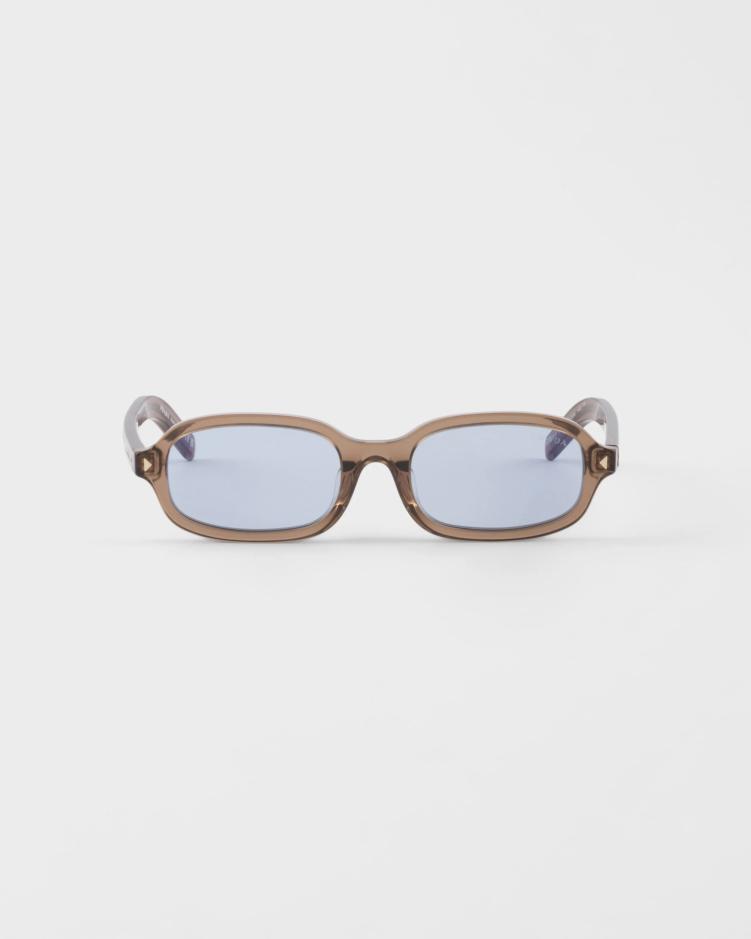Sunglasses with the iconic metal plaque - 1