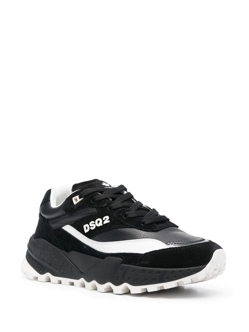 DSQUARED2 logo-print low-top sneakers outlook