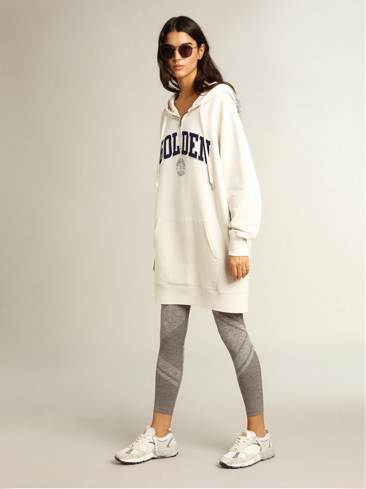 White sweatshirt dress with hood and Golden patch - 4