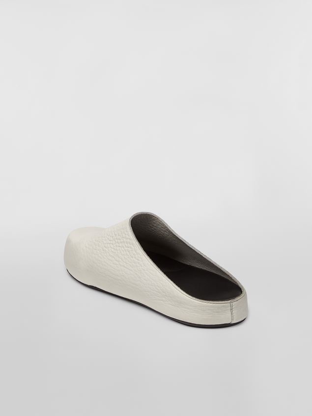 UNISEX SANDAL IN WHITE GRAINY CALFSKIN LEATHER - 3
