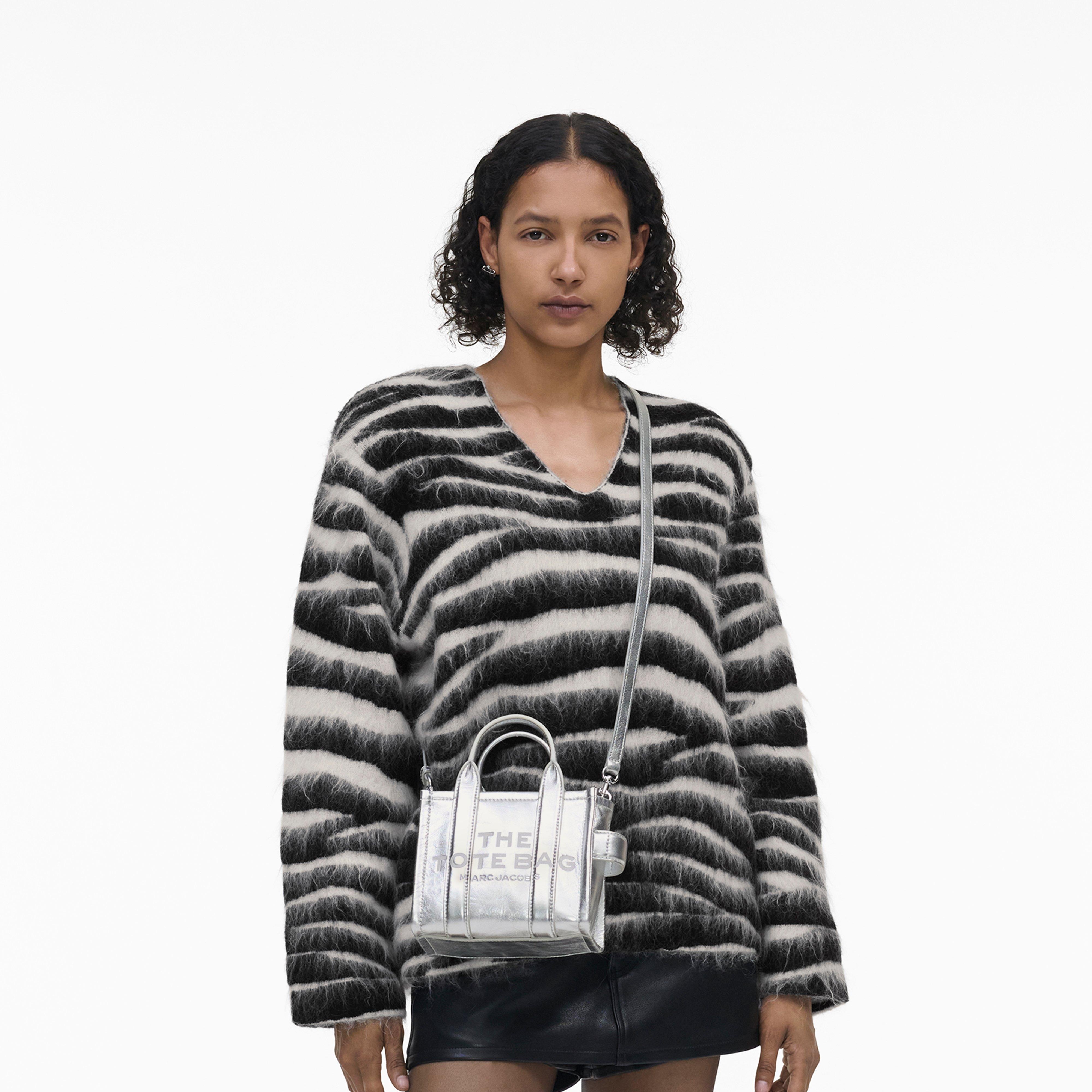 Marc Jacobs THE METALLIC LEATHER CROSSBODY TOTE BAG | REVERSIBLE