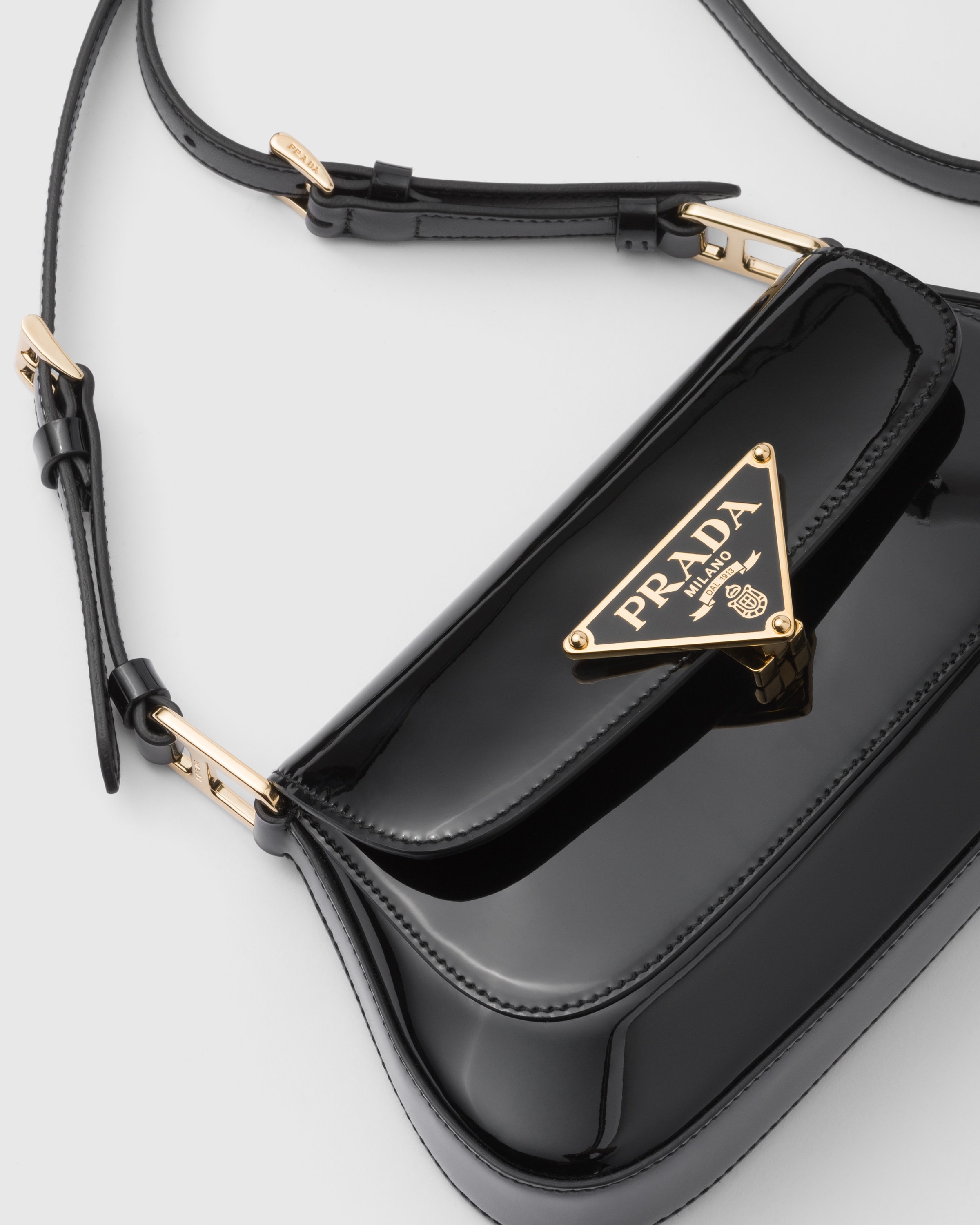 【PRADA】PATENT LEATHER SHOULDER BAG Authentic Vintage PRADA Patent Leather Milano Brown Shoulder