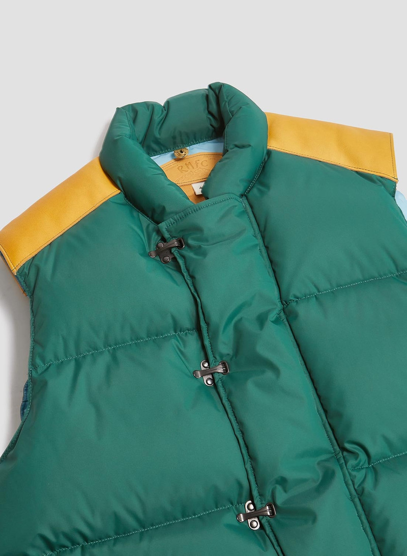 Nigel Cabourn Rocky Mountain Featherbed x Nigel Cabourn Down Vest Clip in Green outlook