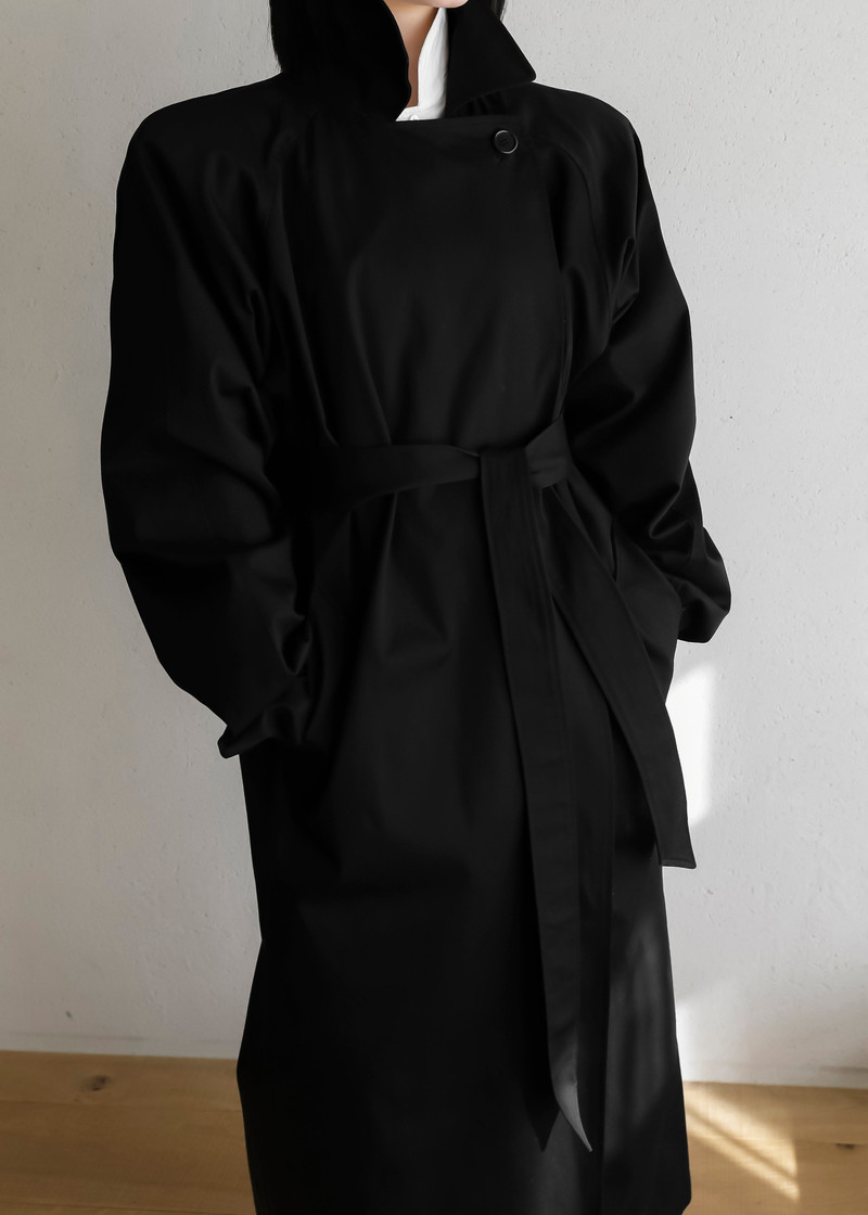 Marisol Box Shoulder Trench - Black 5