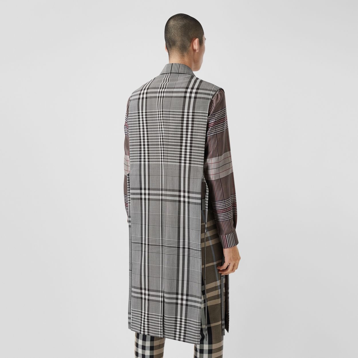 Sleeveless Check Technical Wool Coat - 8