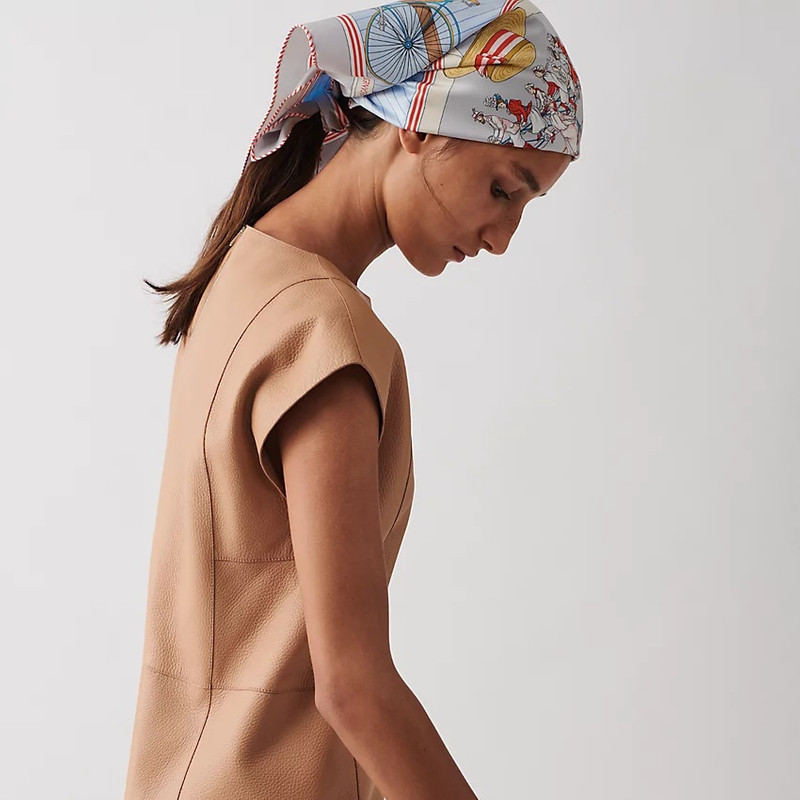 Hermès Les Becanes scarf 70 outlook