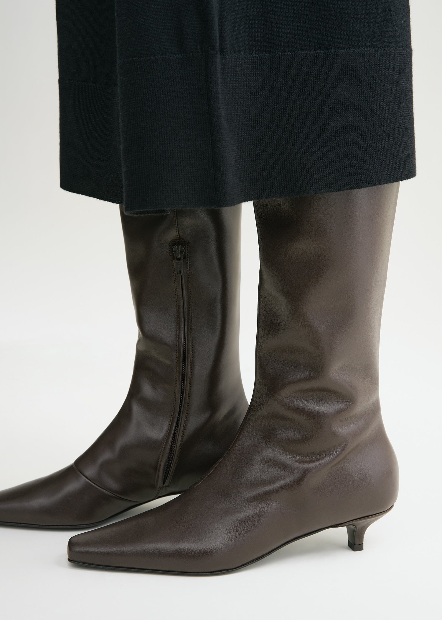 The Slim Knee-High Boot bark - 3