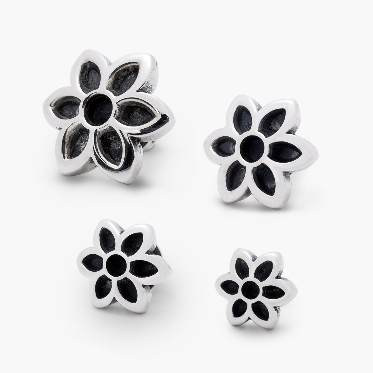 ES-COR-STUD GOOD ART HLYWD Cutout Rosette Stud Earring - Sterling Silver - 10