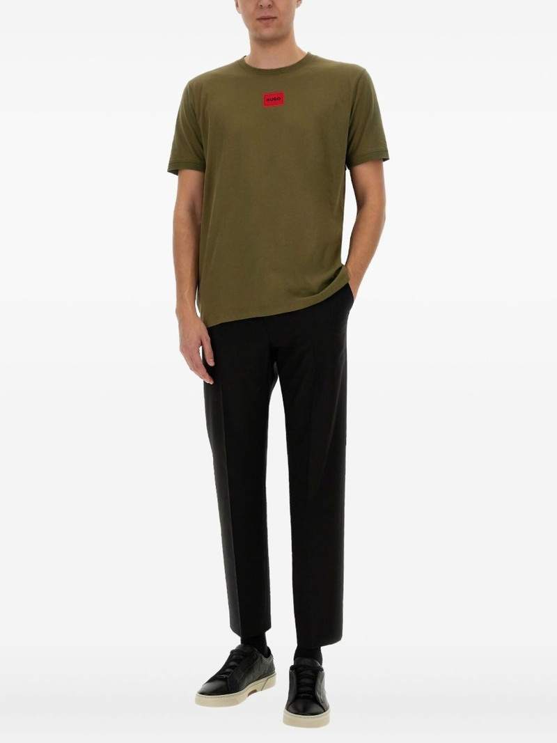 HUGO logo-patch crew-neck T-shirt outlook