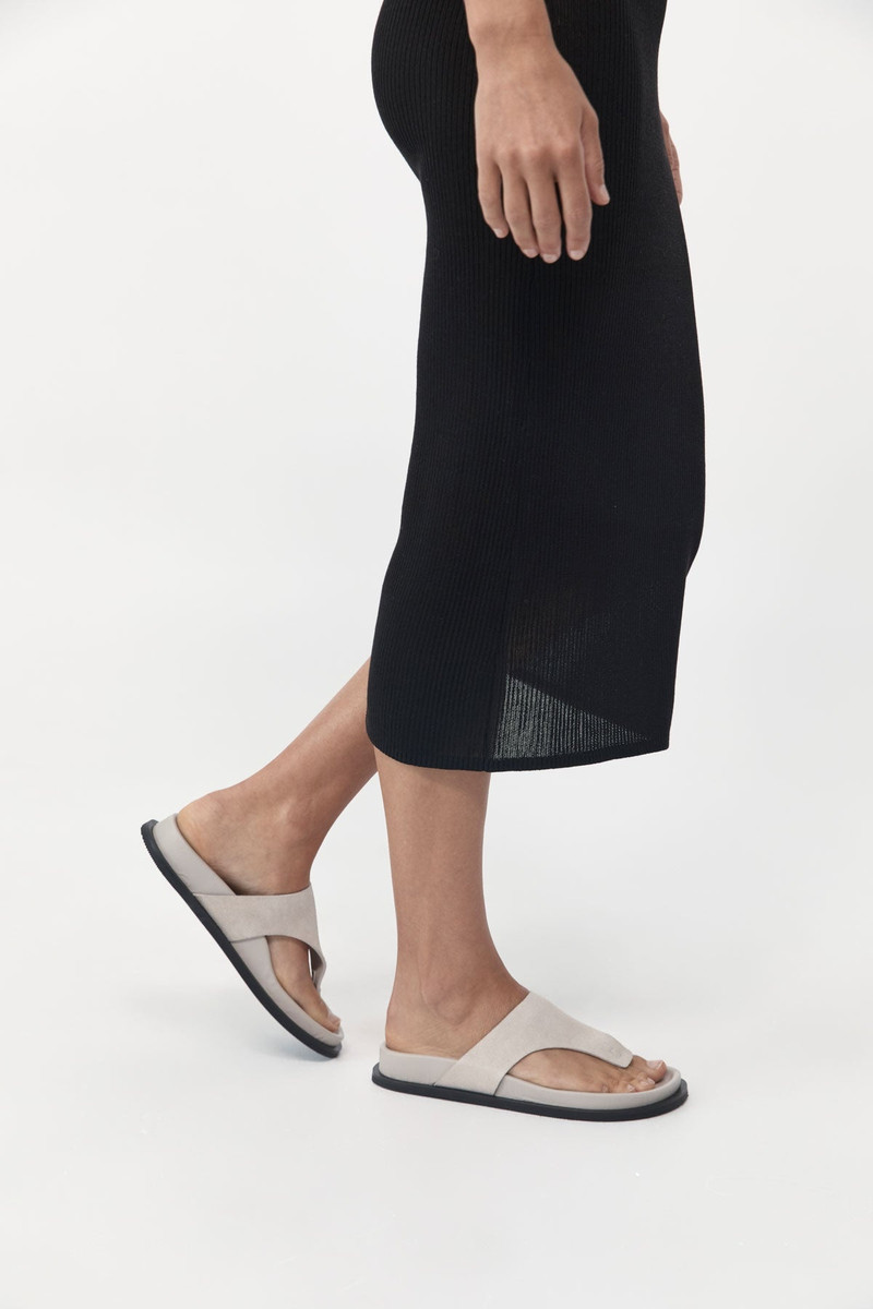 ST. AGNI Minimal Thong - Chalk outlook