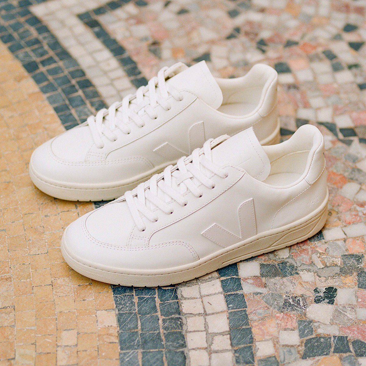 V-12 LEATHER WHITE - 4