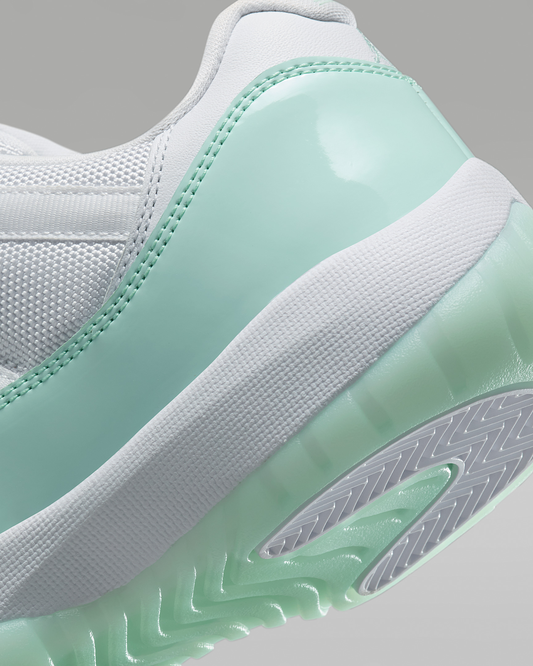 Air Jordan 11 Retro Low "Igloo" Women's Shoes - 8