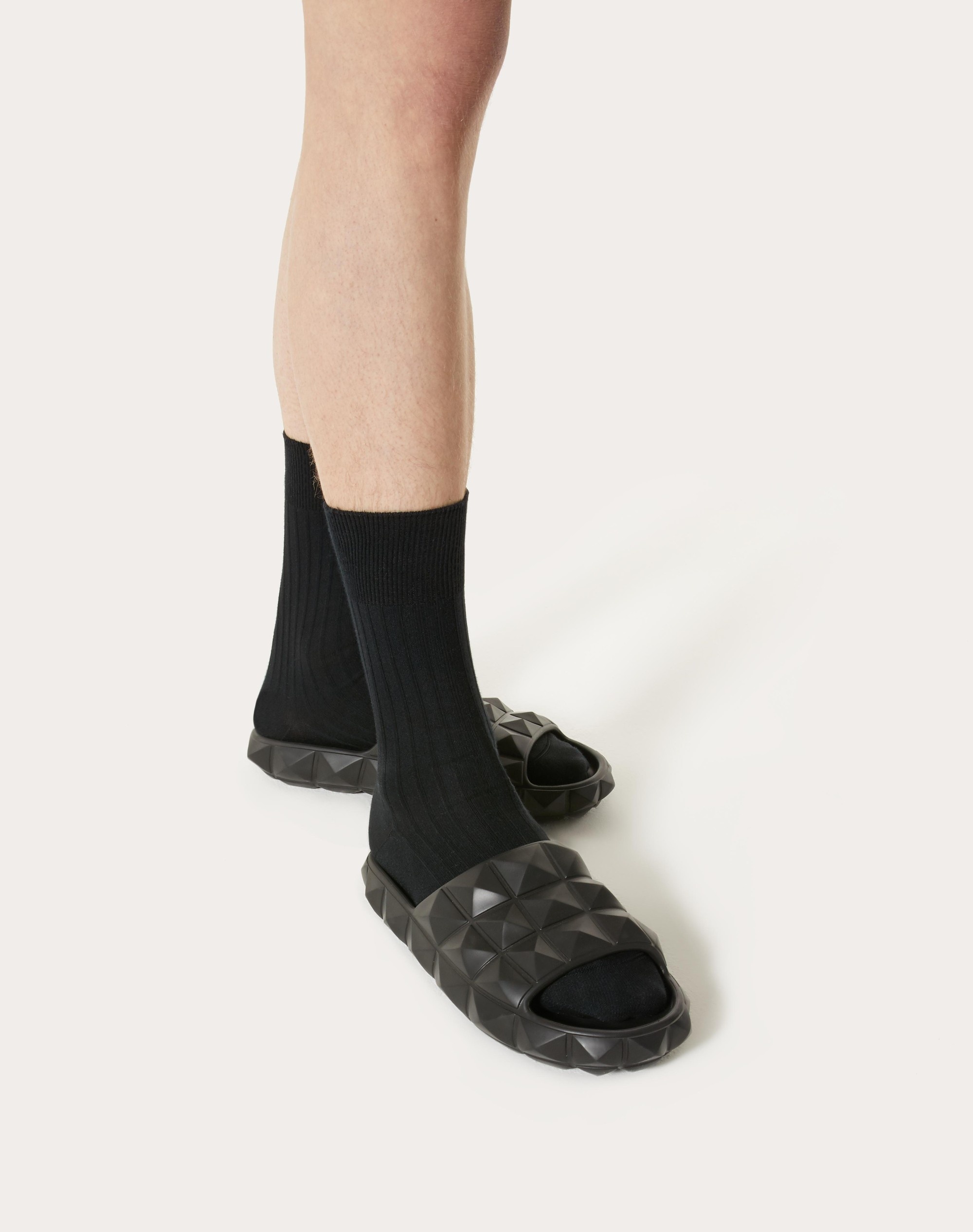 ROMAN STUD TURTLE SLIDE SANDAL IN RUBBER - 6