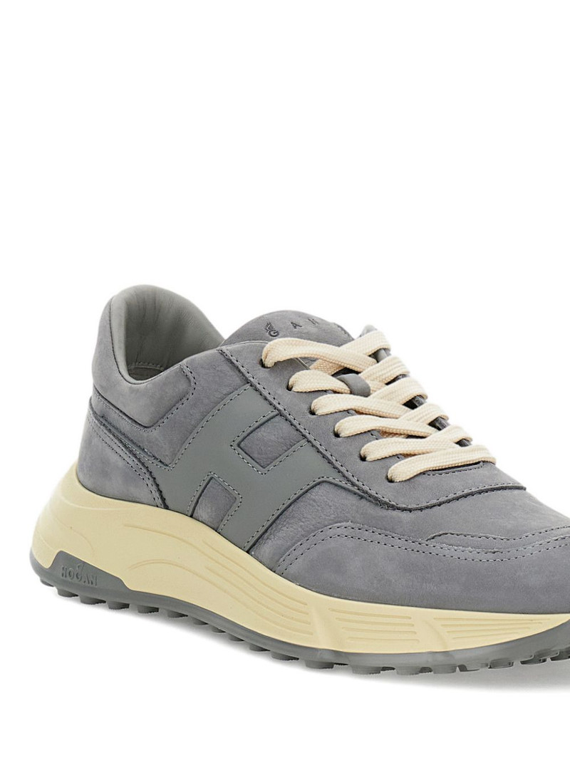 Hyperlight logo sneakers 4