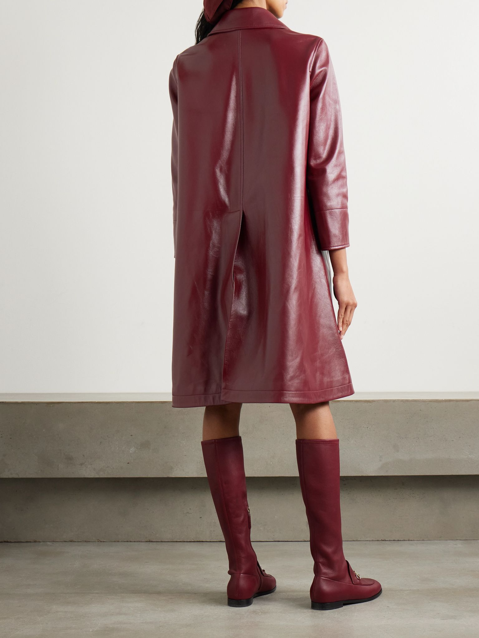 Double-breasted glossed-leather trench coat Burgundy - 3