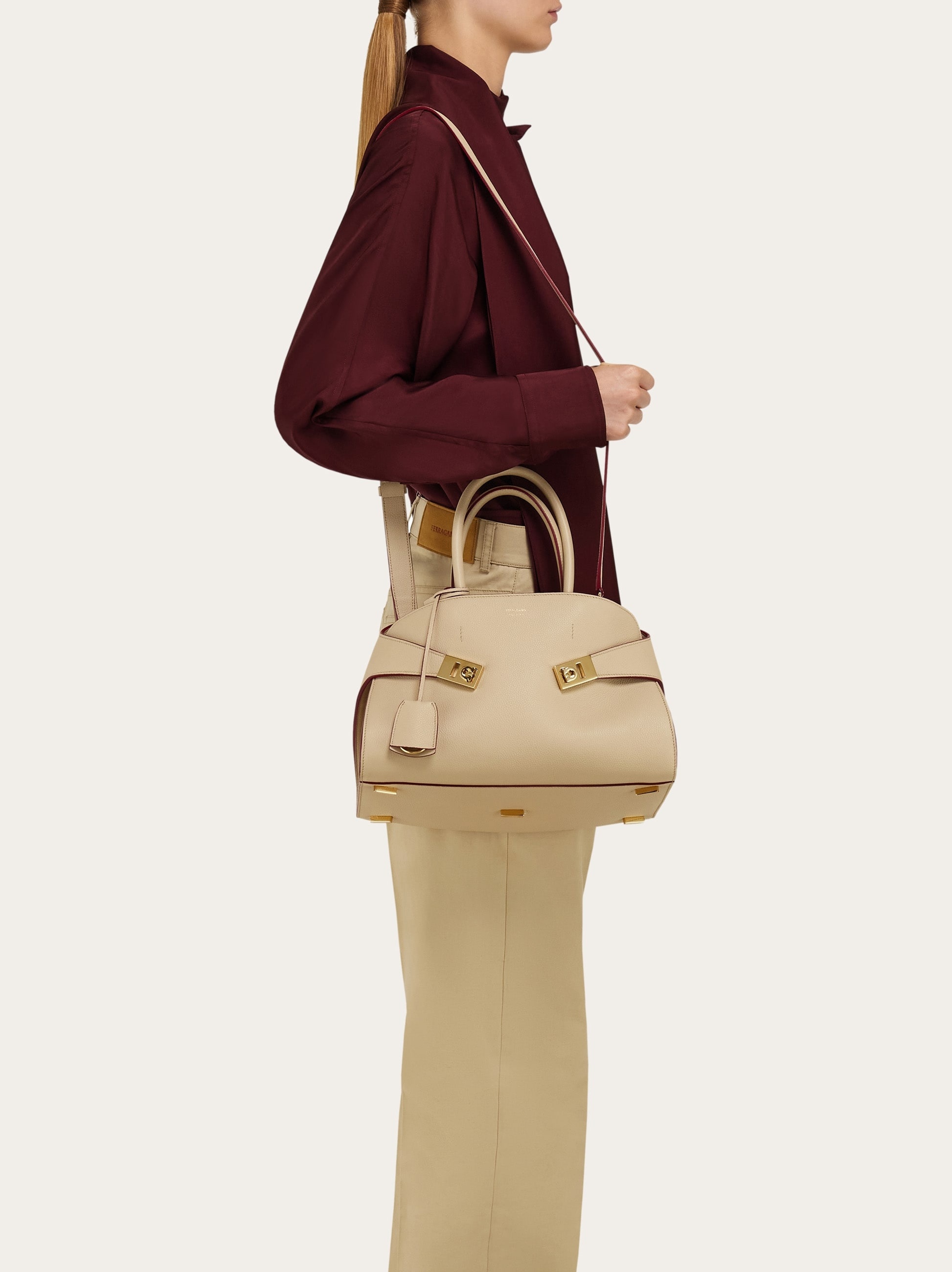 Hug handbag (S) - 3