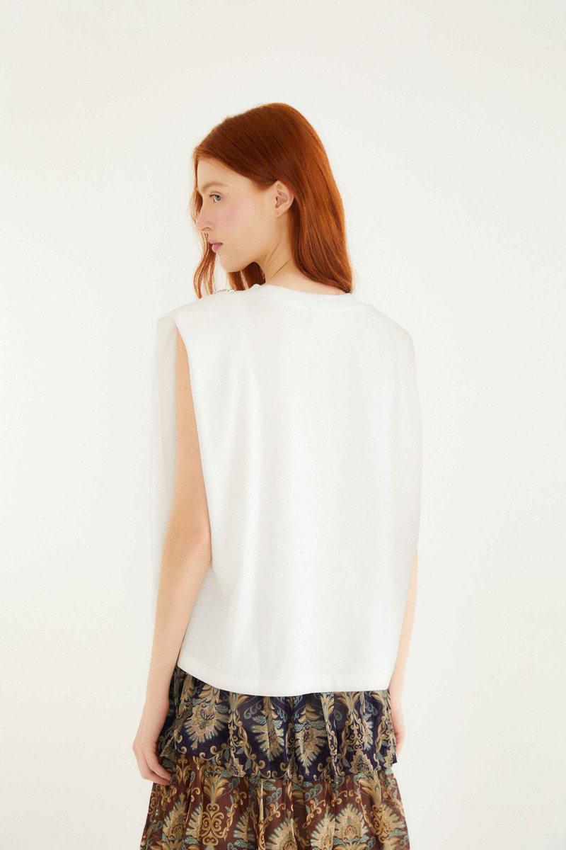 Off-White Sparkling Embroidered Padded Shoulder T-Shirt 3