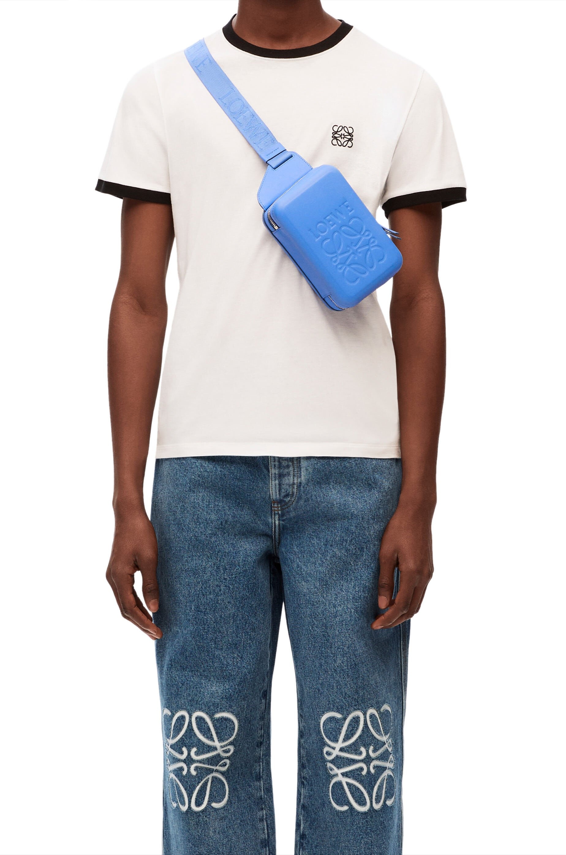 Loewe Molded Sling in smooth calfskin | REVERSIBLE