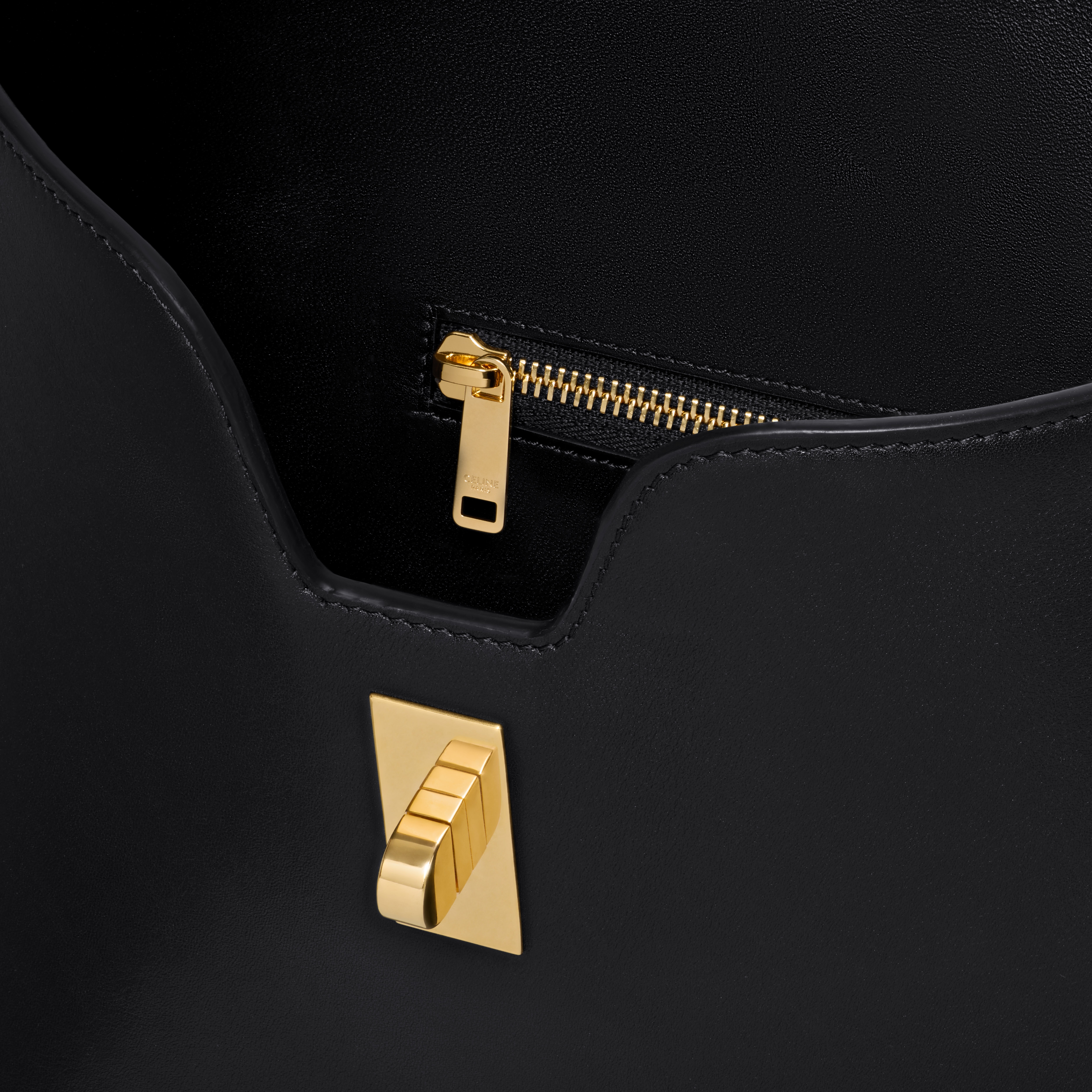 ハンドバッグ Celine Medium Aucourt 16 Soft In Natural Calfskin CELINE MEDIUM AUCOURT 16 SOFT IN Natural Calfskin | REVERSIBLE